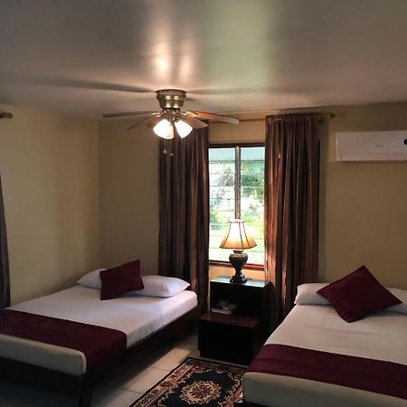 פרמריבו Overbridge River Resort מראה חיצוני תמונה