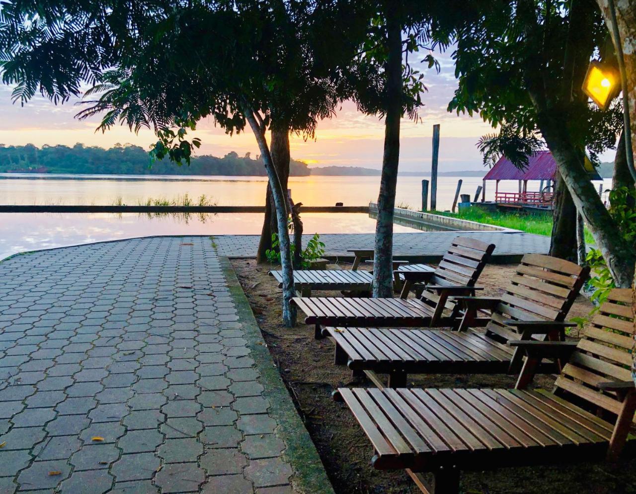 פרמריבו Overbridge River Resort מראה חיצוני תמונה